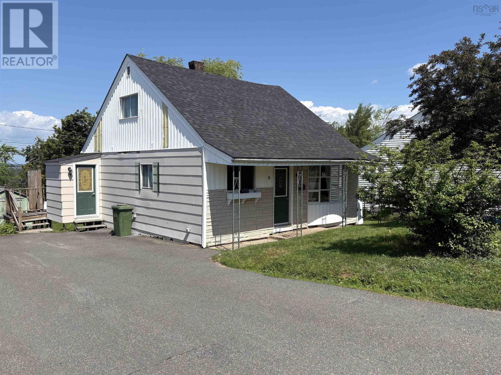 MLS® listing #30090226 for sale located at 9 MacLaren Avenue