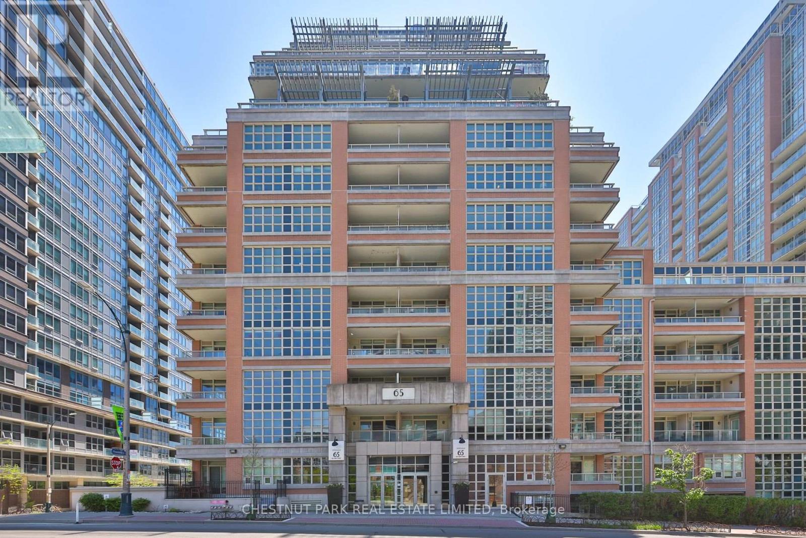 MLS® listing #30090392 for sale located at 913 - 65 EAST LIBERTY STREET