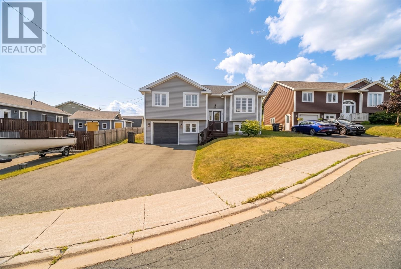 MLS® listing #30090404 for sale located at 7 Goldust Place
