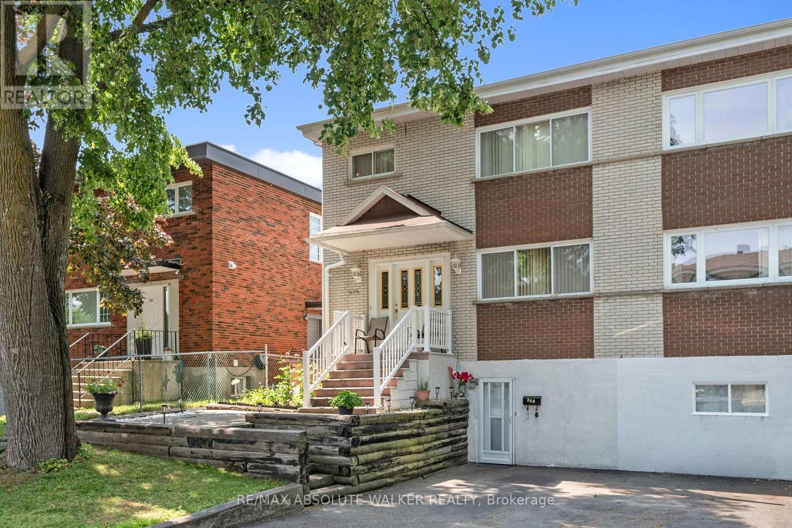 MLS® listing #30090606 for sale located at 656 MORIN STREET