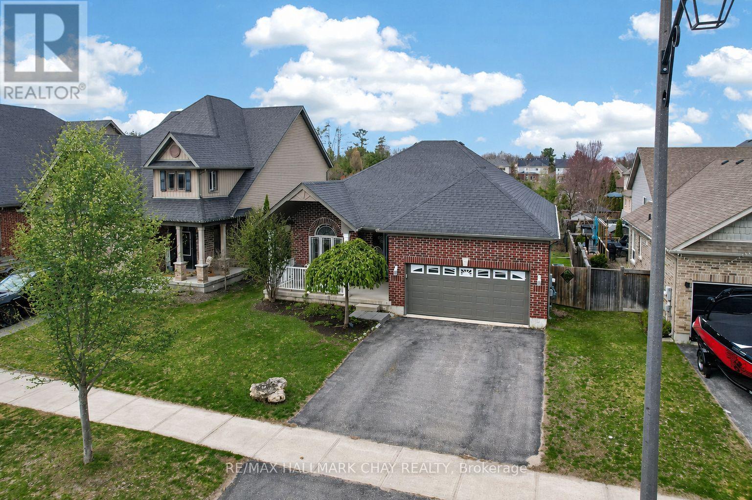 MLS® listing #30090632 for sale located at 60 BROWNLEY LANE
