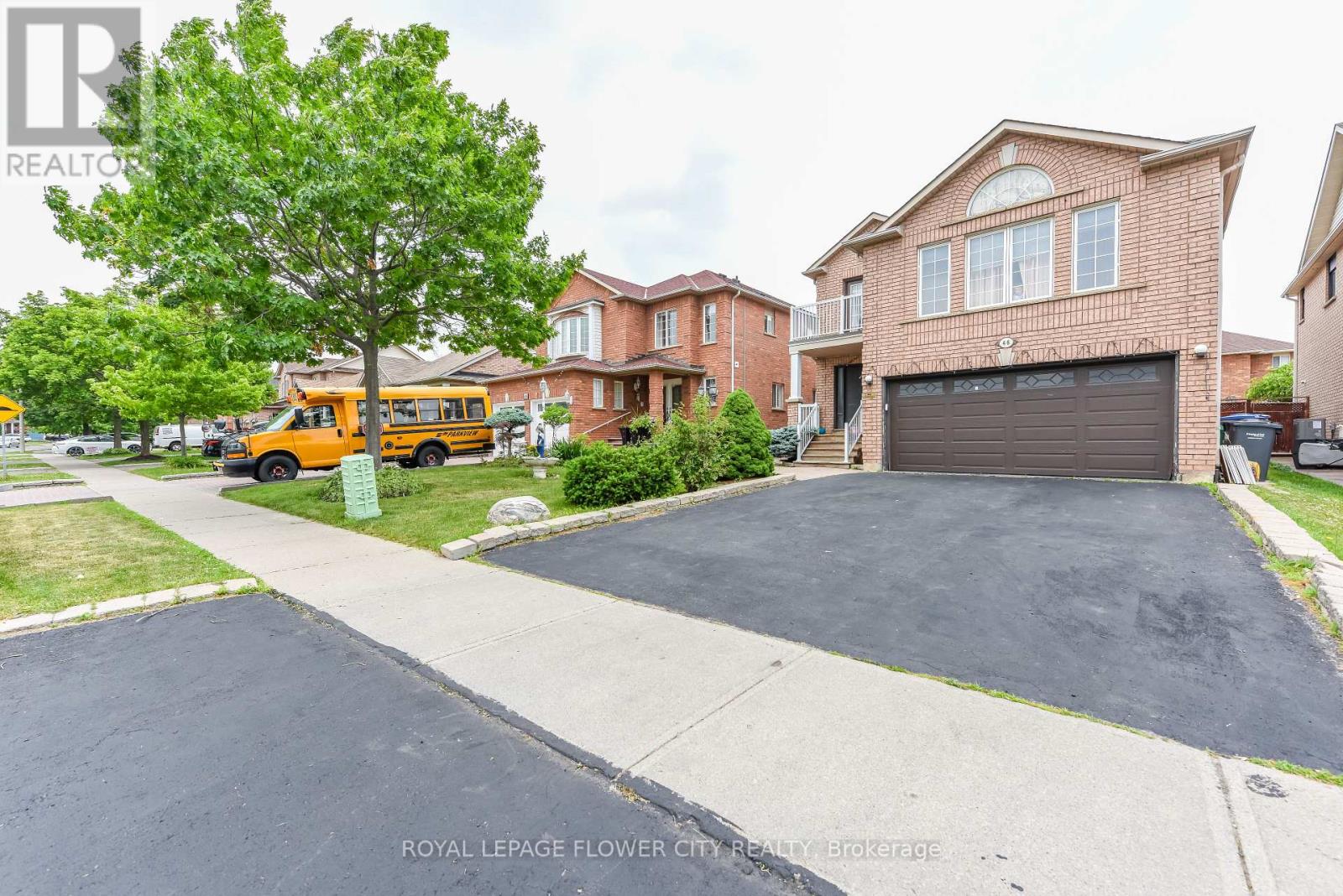 MLS® listing #30090675 for sale located at 46 PERTOSA DRIVE