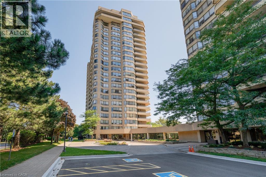 MLS® listing #30090836 for sale located at 6 WILLOW Street Unit# 1807
