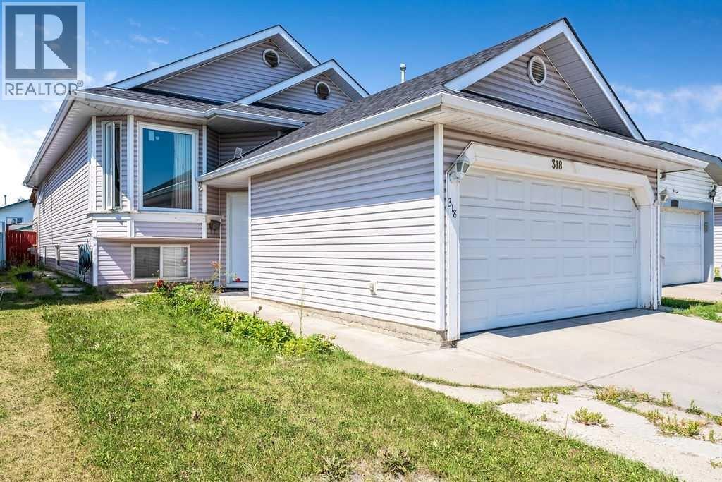 MLS® listing #30091863 for sale located at 318 Applewood Drive SE