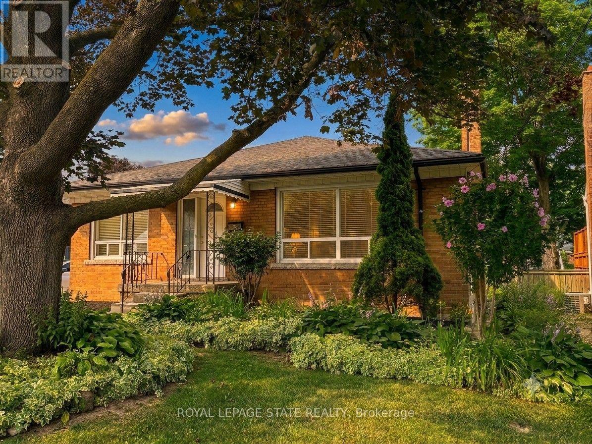 MLS® listing #30092664 for sale located at 20 LLOYD MANOR ROAD