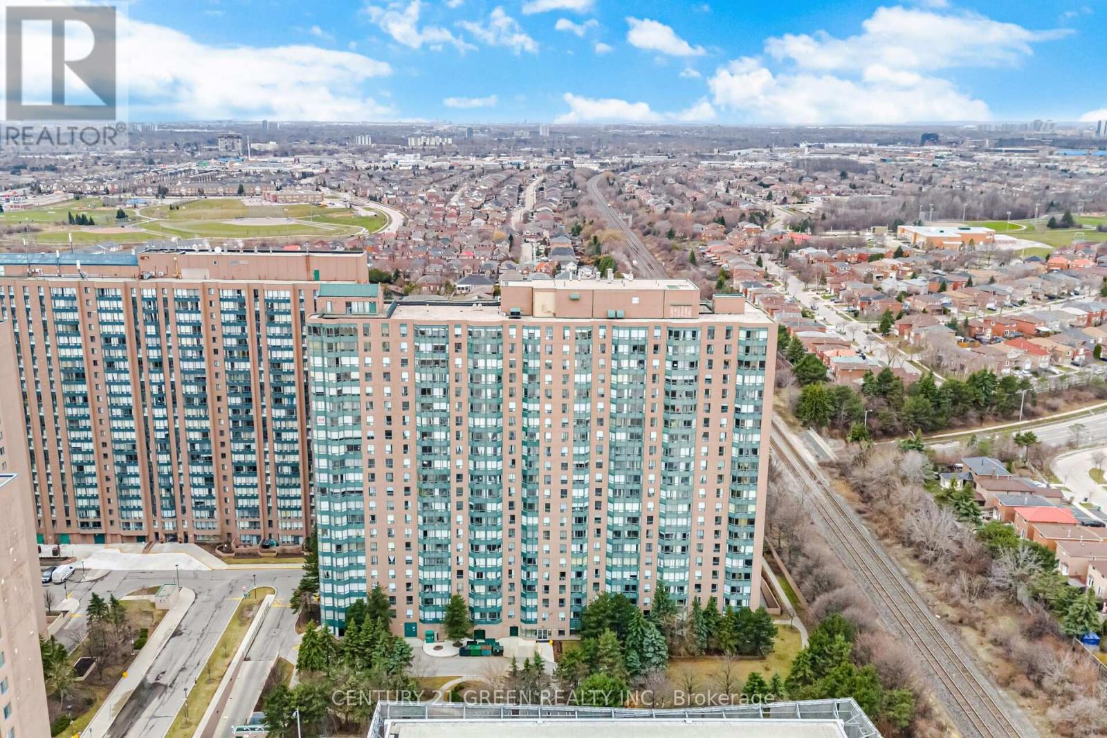 MLS® listing #30093509 for sale located at 203 - 135 HILLCREST AVENUE