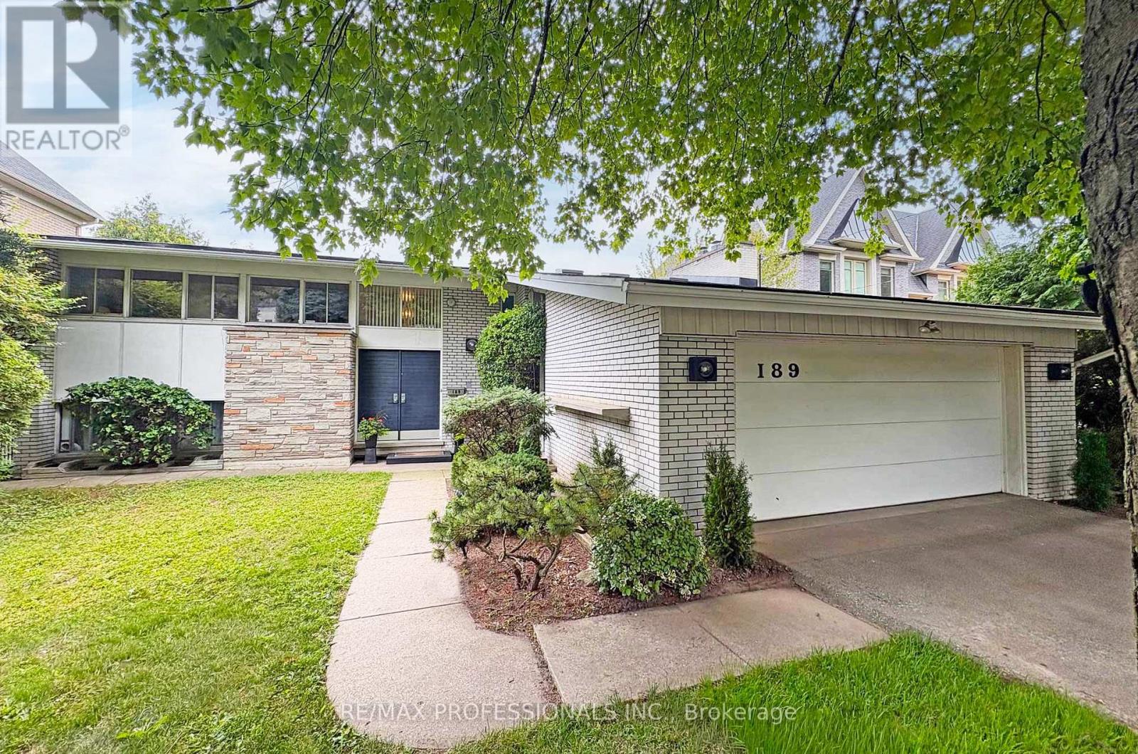 MLS® listing #30093511 for sale located at 189 EDENBRIDGE DRIVE