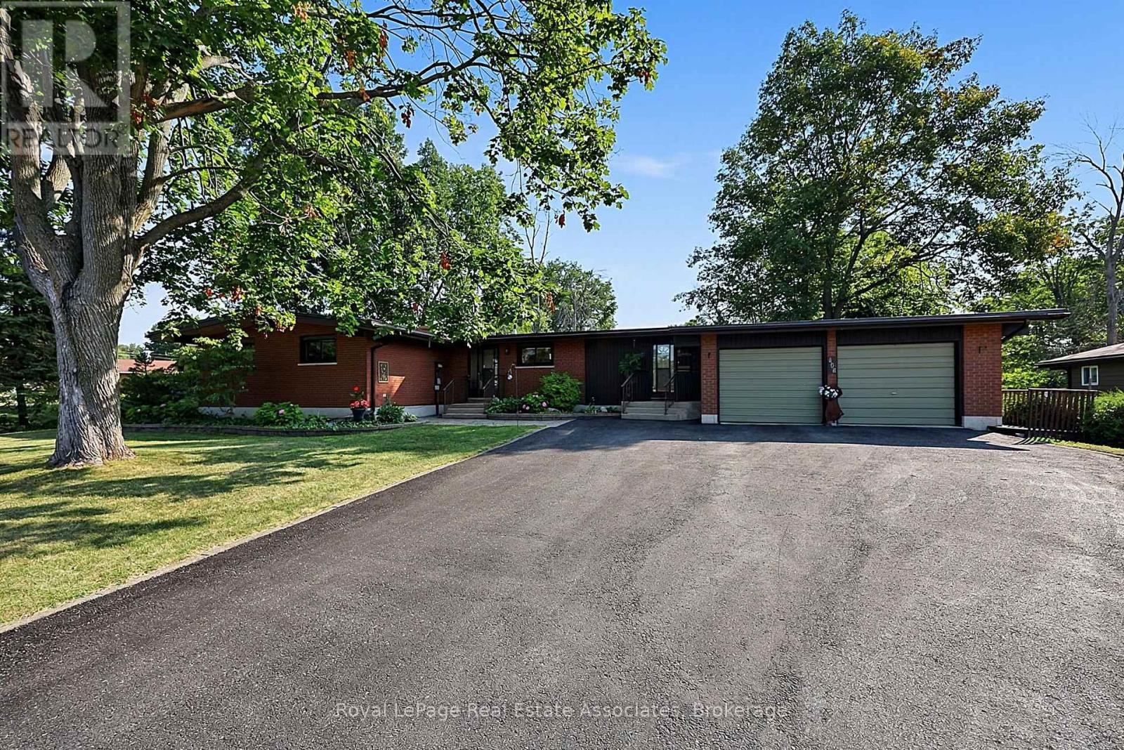 MLS® listing #30095283 for sale located at 408 MOONEY CRESCENT