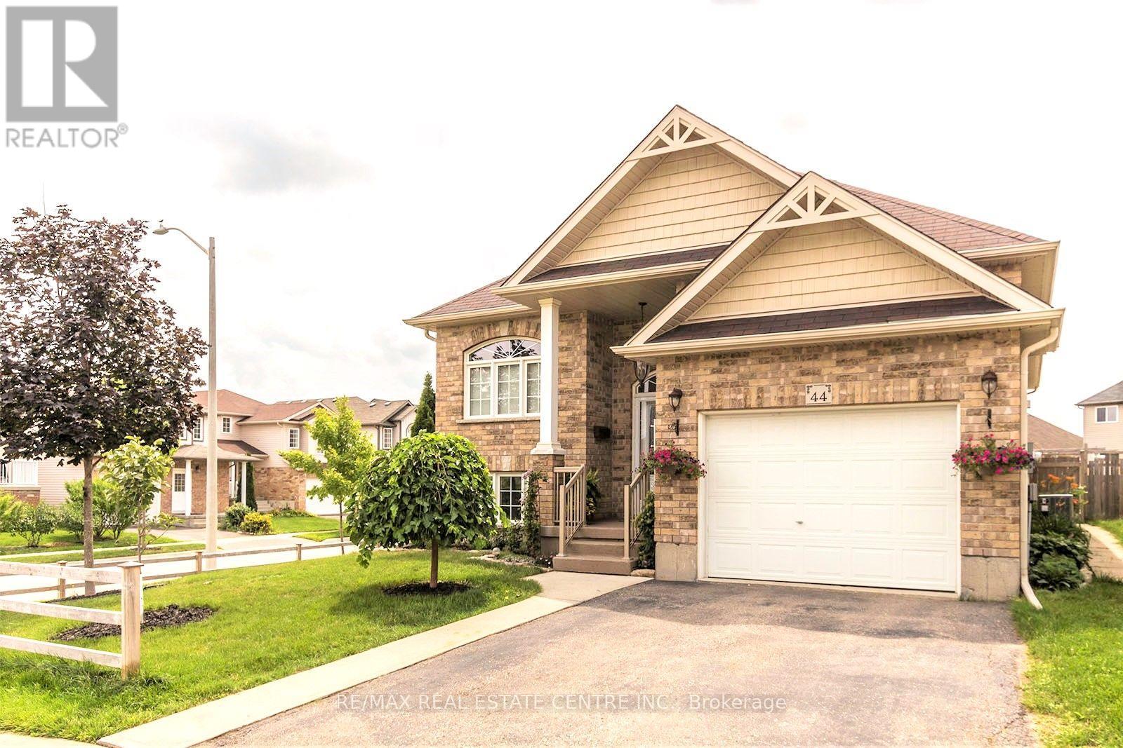 MLS® listing #30095771 for sale located at 44 LEMON GRASS STREET