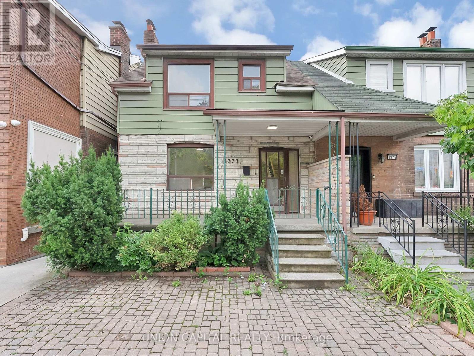 MLS® listing #30096147 for sale located at 1373 DAVENPORT ROAD