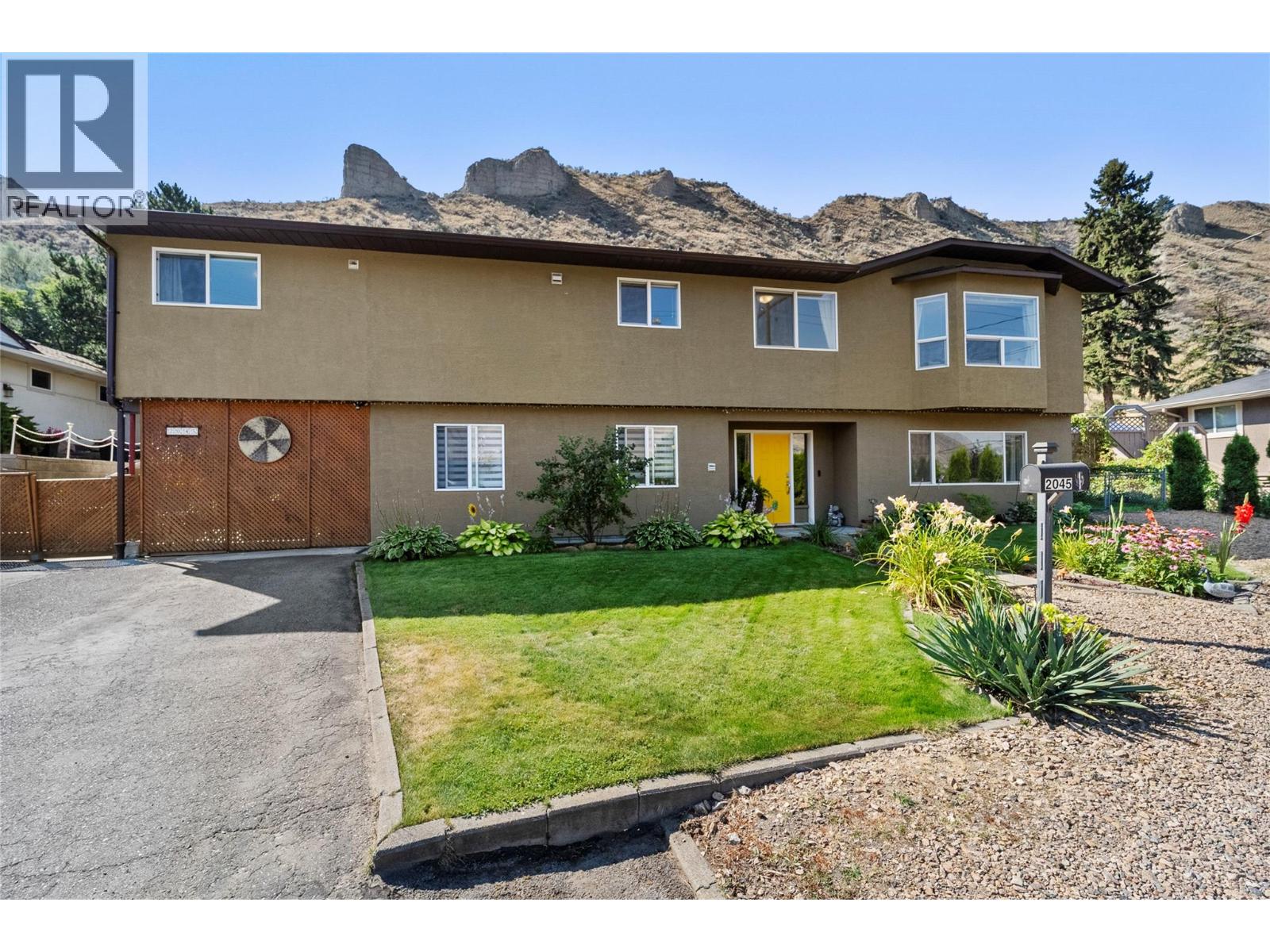 MLS® listing #30096884 for sale located at 2045 Valleyview Drive