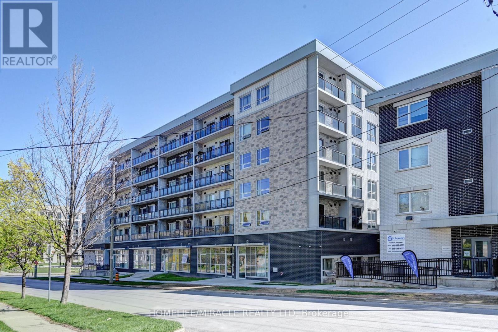 MLS® listing #30097245 for sale located at 209F - 275 LARCH STREET