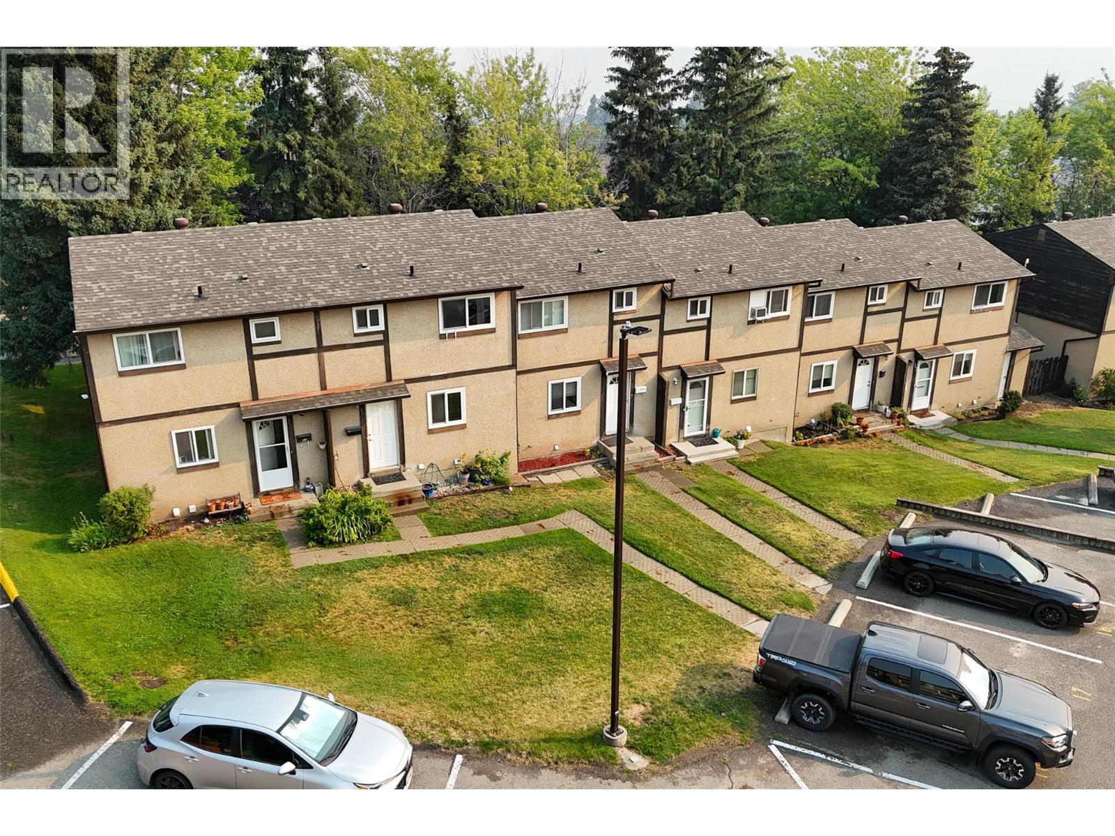MLS® listing #30098516 for sale located at 1605 Summit Drive Unit# 17