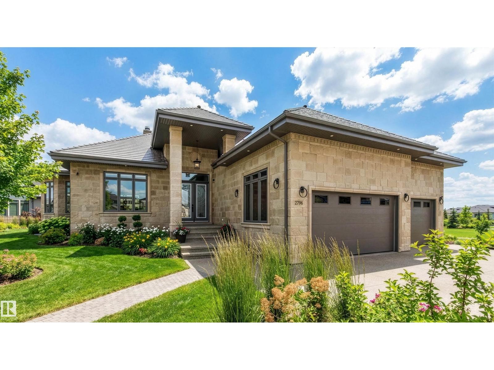 MLS® listing #30098830 for sale located at 2796 WHEATON DR NW