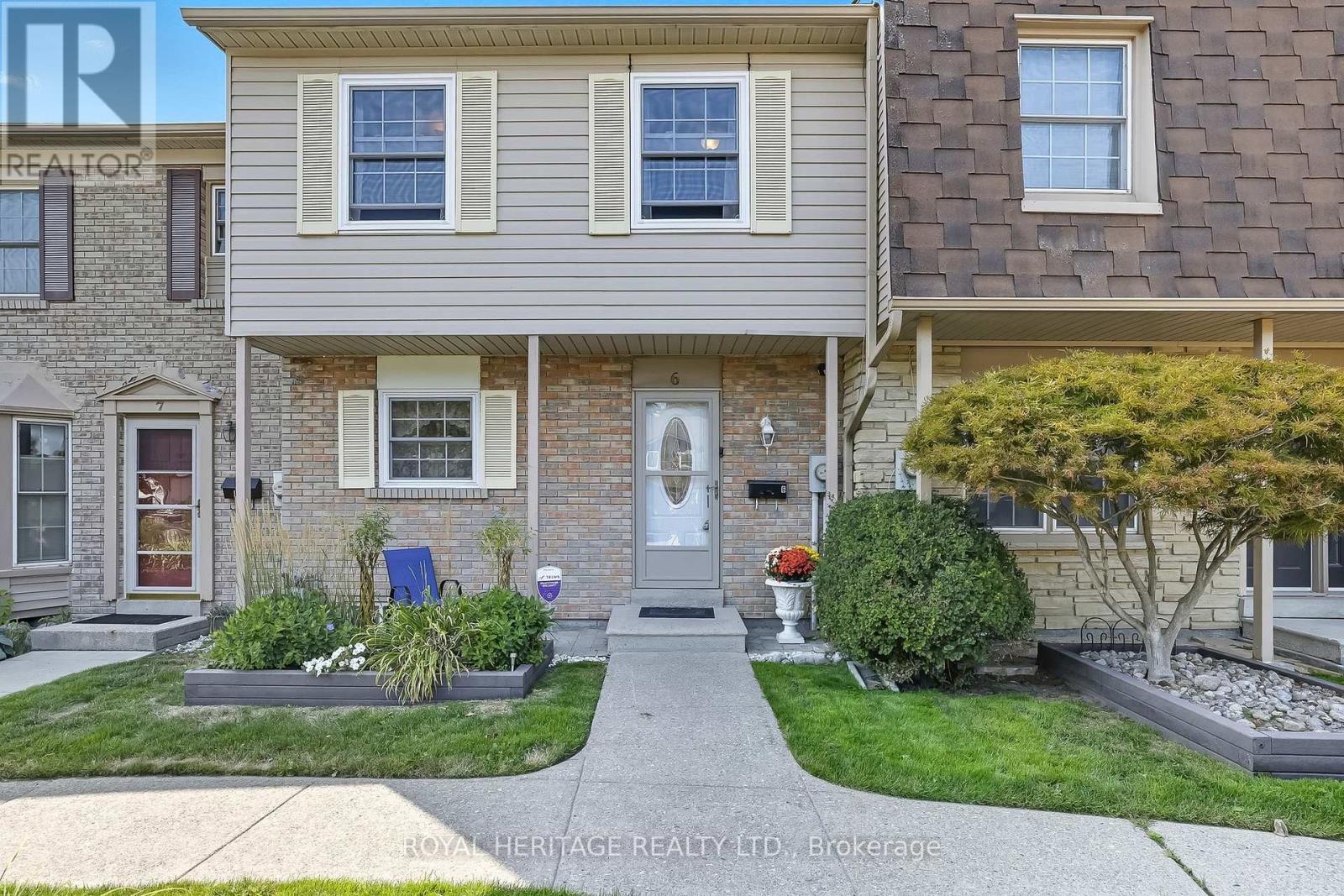MLS® listing #30099152 for sale located at 6 - 580 EYER DRIVE