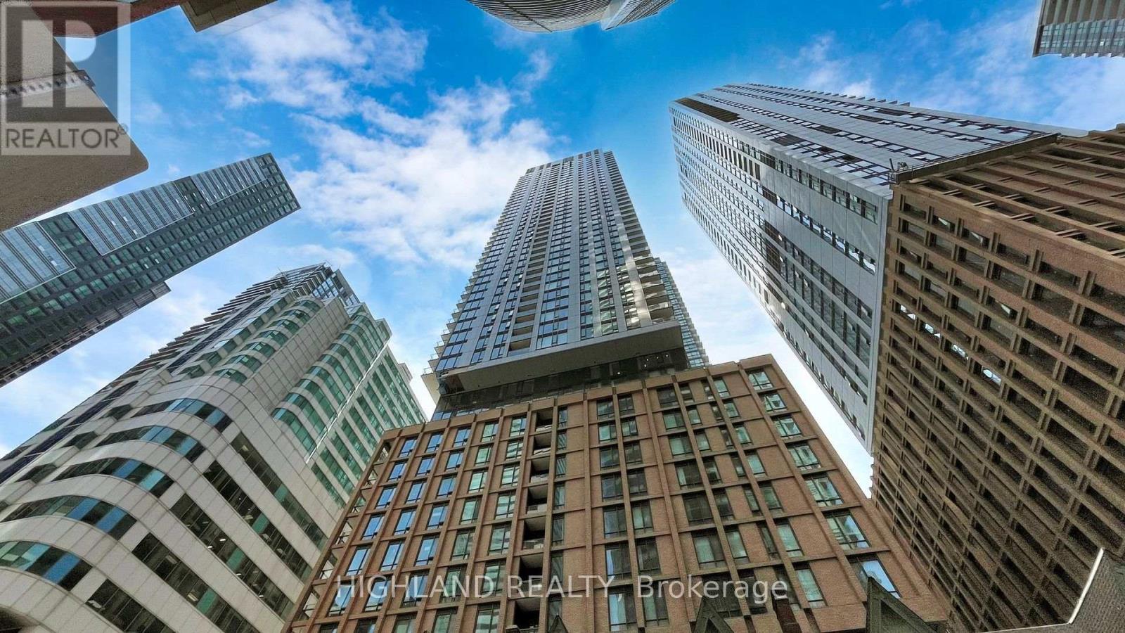 MLS® listing #30099188 for sale located at 3605 - 8 WIDMER STREET