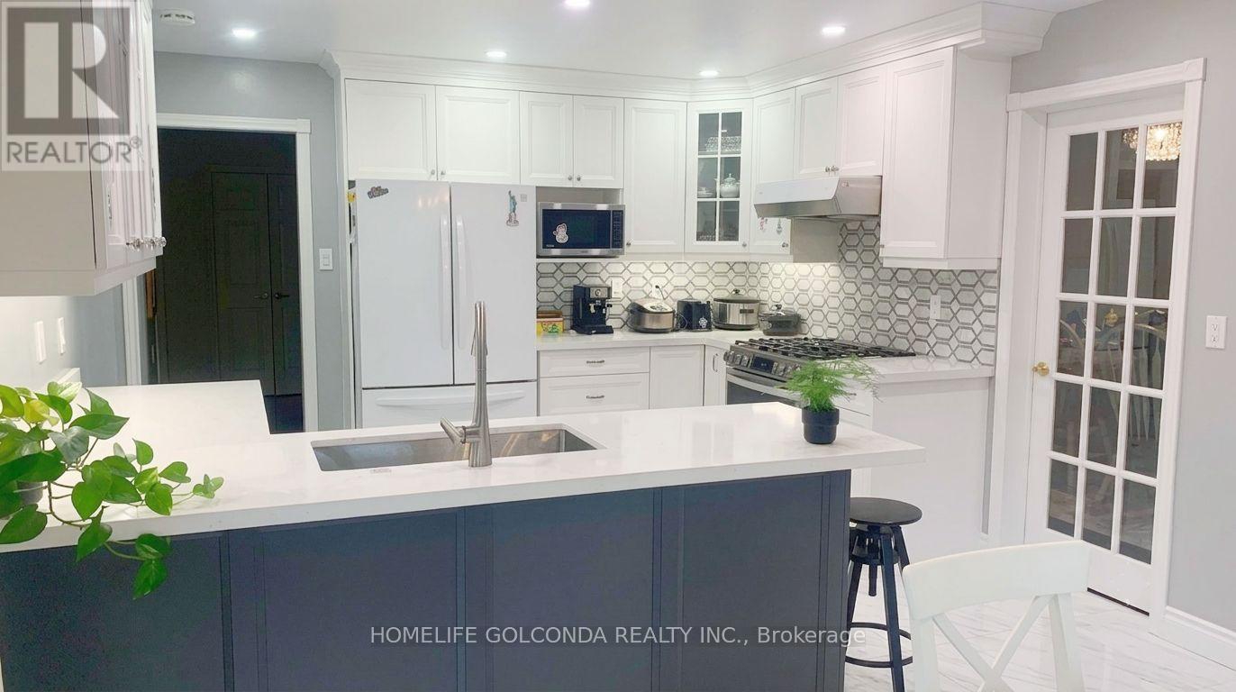 MLS® listing #30099202 for sale located at UPPER - 55 LEIGHLAND DRIVE
