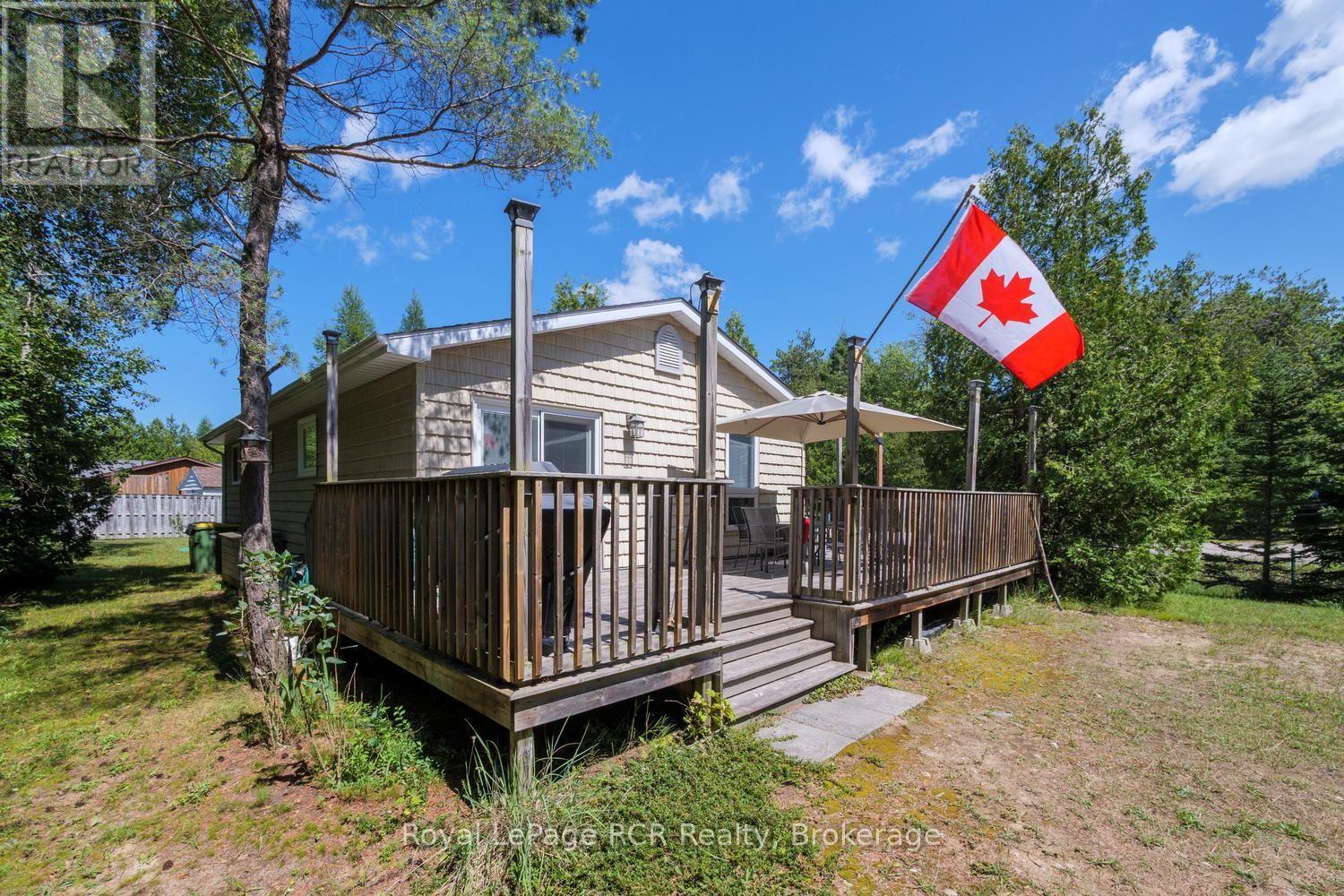 MLS® listing #30099235 for sale located at 10 1ST AVE SOUTH AVENUE S
