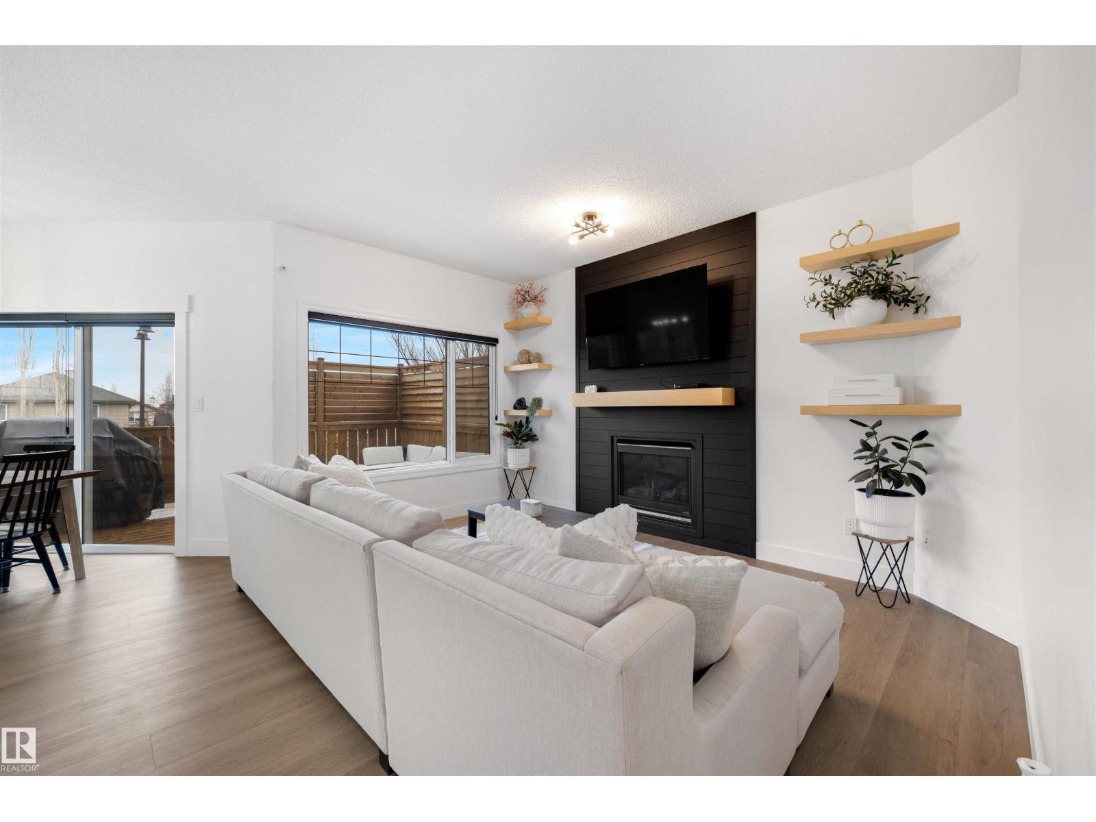 MLS® listing #30099268 for sale located at 1322 MALONE PL NW