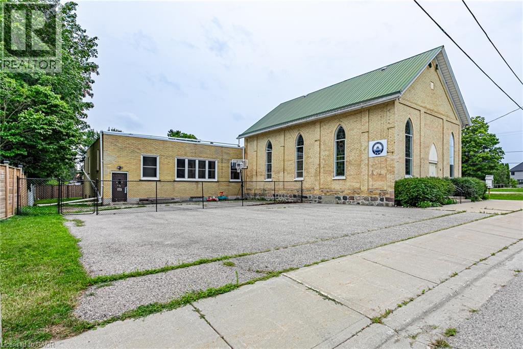 MLS® listing #30099406 for sale located at 11 VINCENT Street