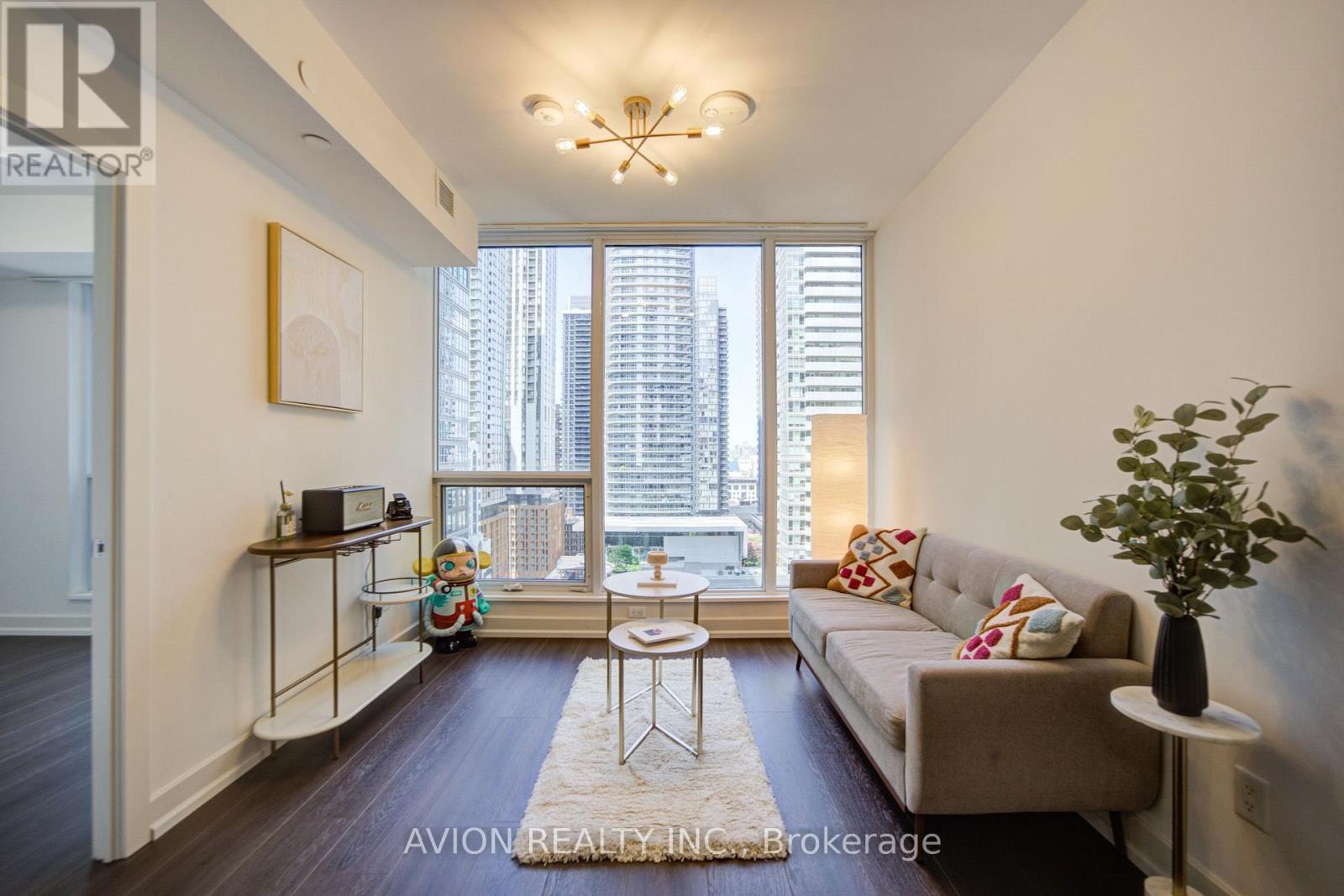 MLS® listing #30099432 for sale located at 1605 - 15 MERCER STREET