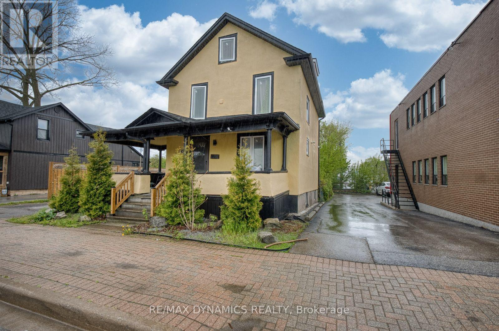 MLS® listing #30099769 for sale located at 4770 QUEEN STREET
