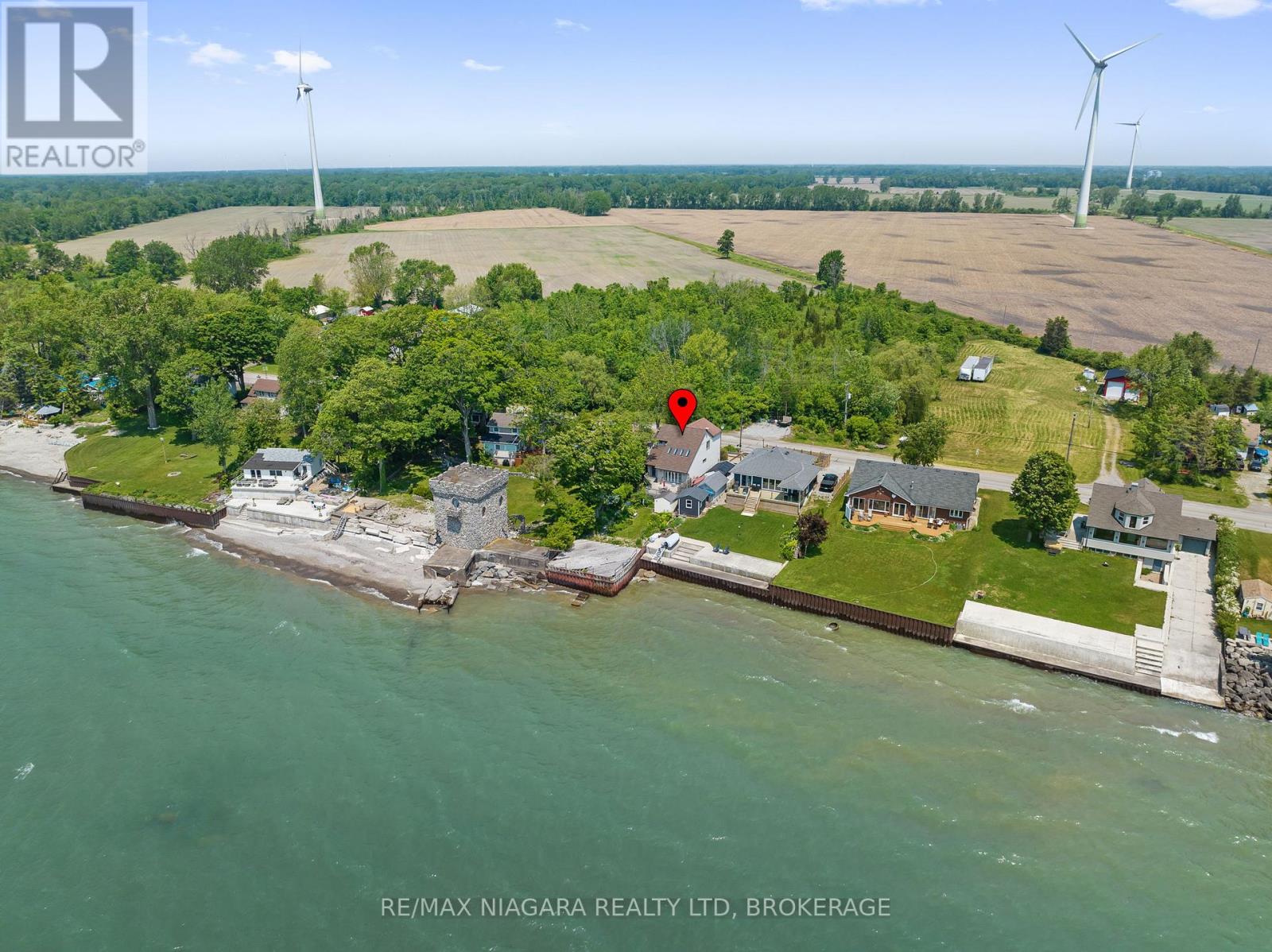 MLS® listing #30100587 for sale located at 2944 NORTH SHORE DRIVE
