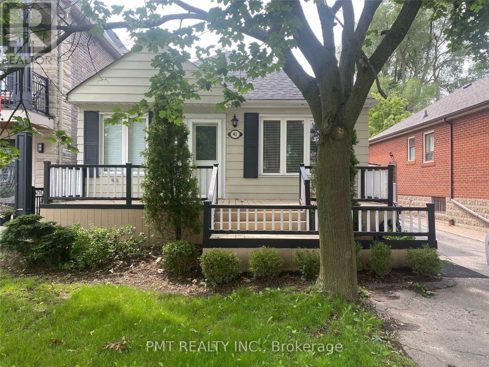 MLS® listing #30100671 for sale located at LOWER - 41 PARK STREET