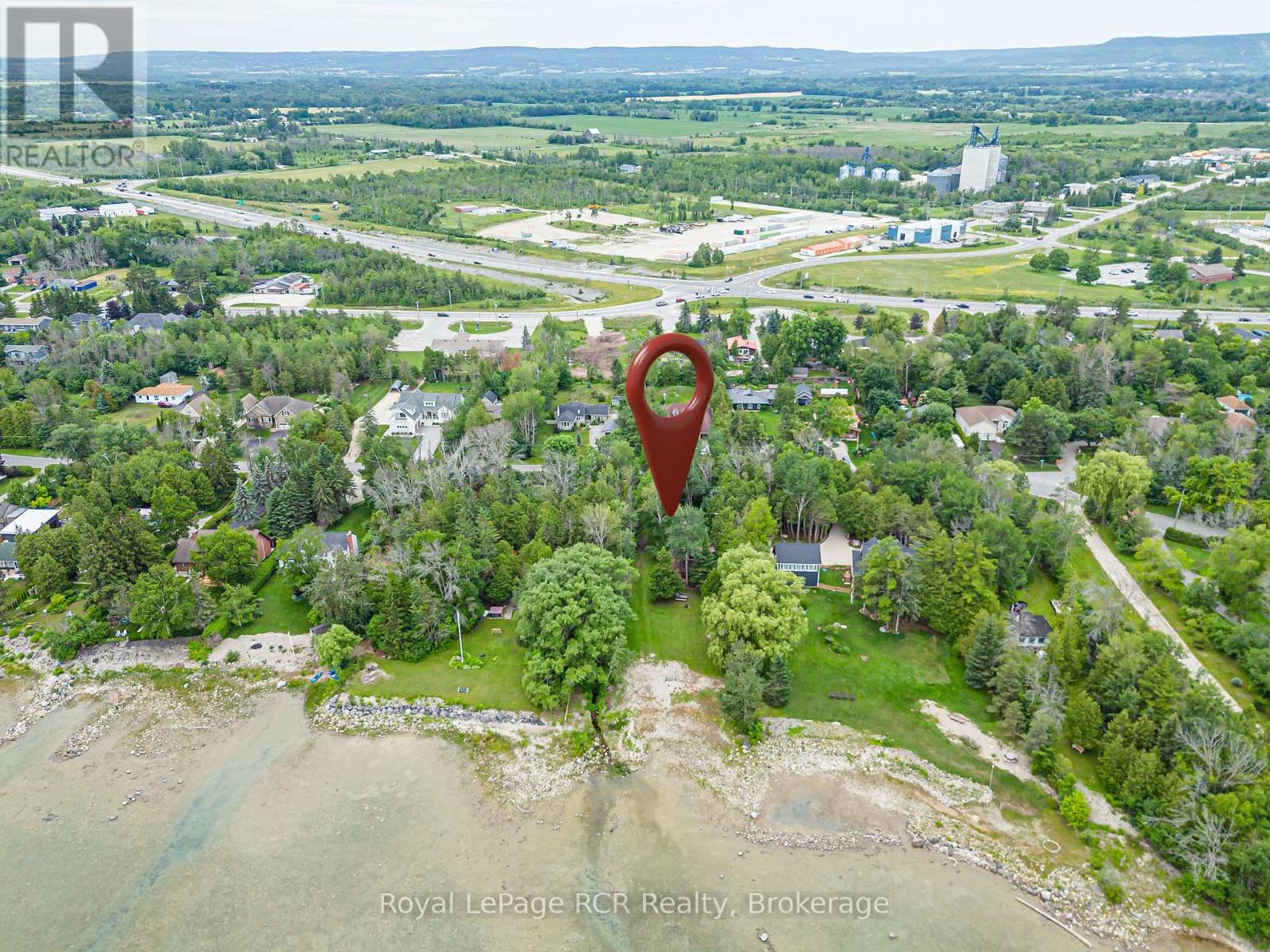 MLS® listing #30100948 for sale located at 35 GEORGIAN MANOR DRIVE