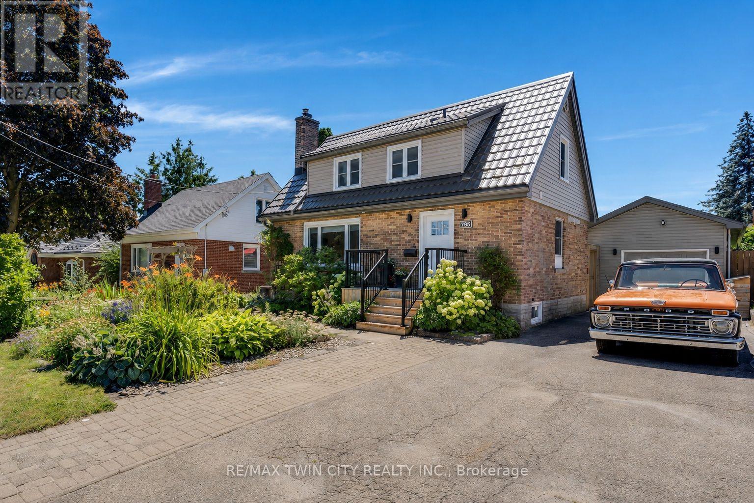 MLS® listing #30100994 for sale located at 795 ROCKWAY DRIVE