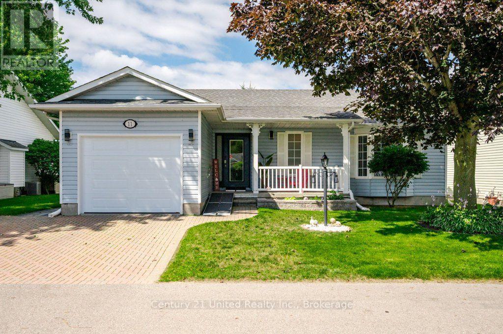 MLS® listing #30101054 for sale located at 11 ALGONQUIN TRAIL