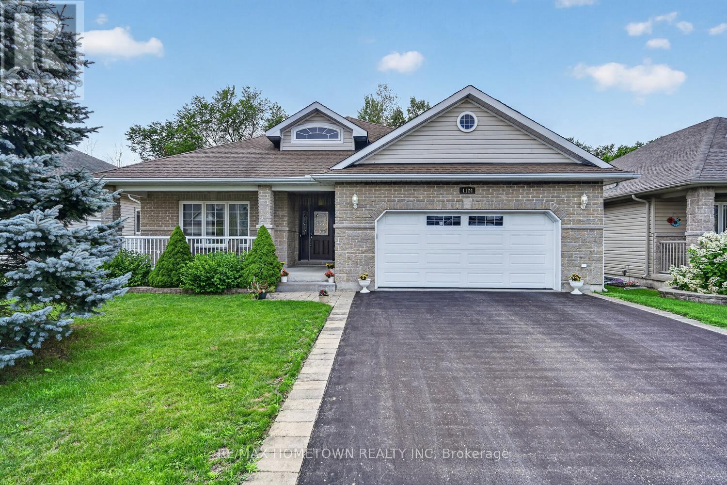 MLS® listing #30101504 for sale located at 1124 MCCLURE CRESCENT