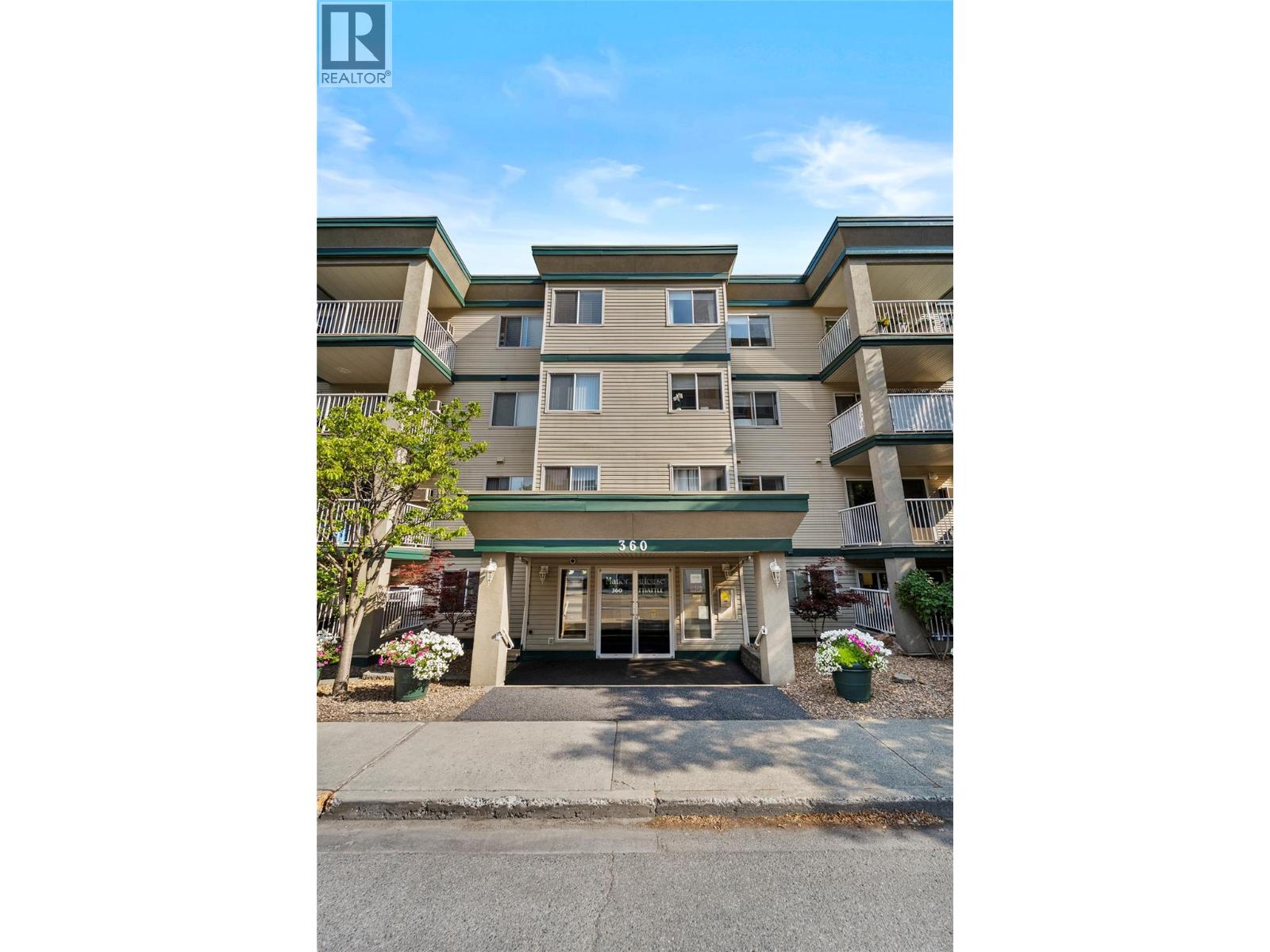 MLS® listing #30102284 for sale located at 360 BATTLE Street Unit# 109