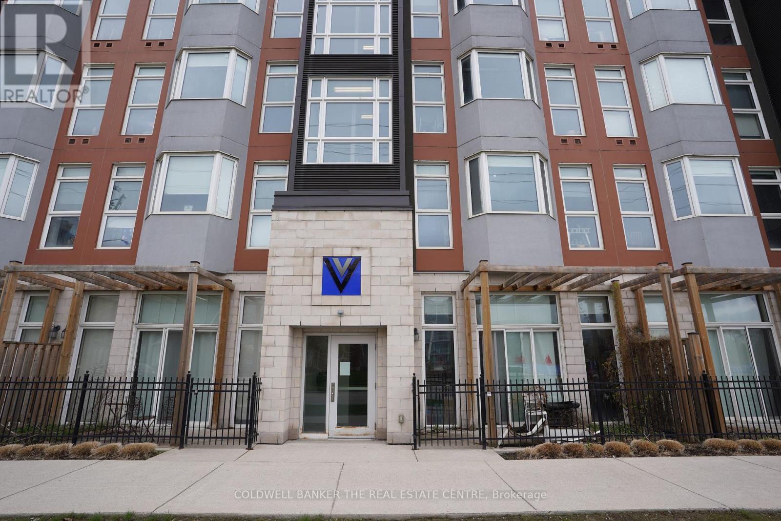 MLS® listing #30103530 for sale located at 113 - 253 ALBERT STREET