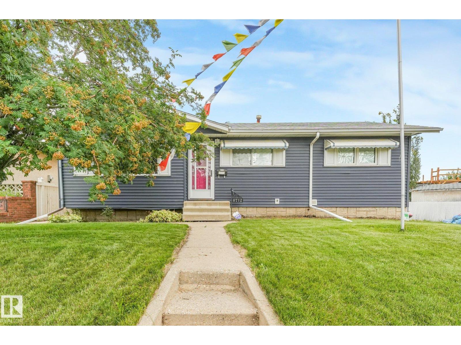 MLS® listing #30103601 for sale located at 8712 137 AV NW