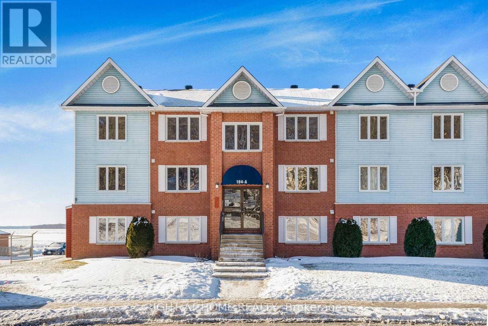 MLS® listing #30103738 for sale located at 6 - 194-A EDWARDS STREET