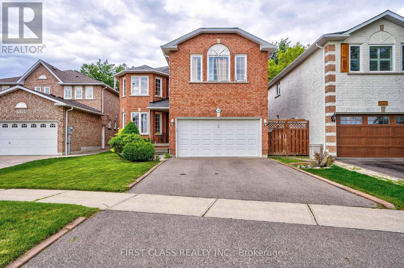 MLS® listing #30103769 for sale located at 3309 LOYALIST DRIVE