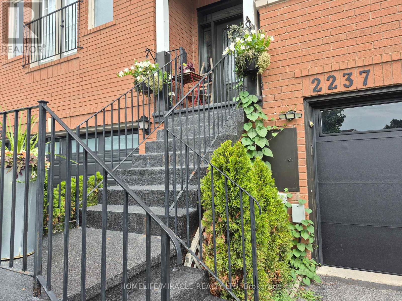 MLS® listing #30103942 for sale located at 2237 PRESCOTT PLACE
