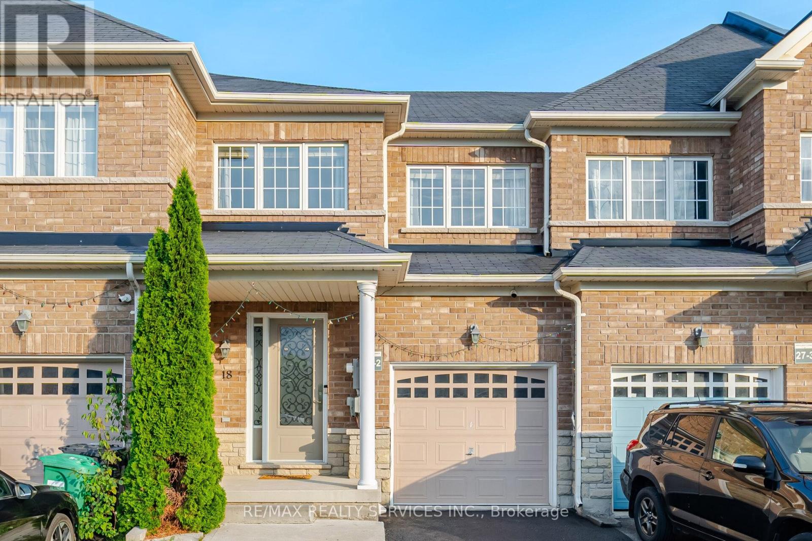MLS® listing #30104053 for sale located at 18 SEEDLAND CRESCENT