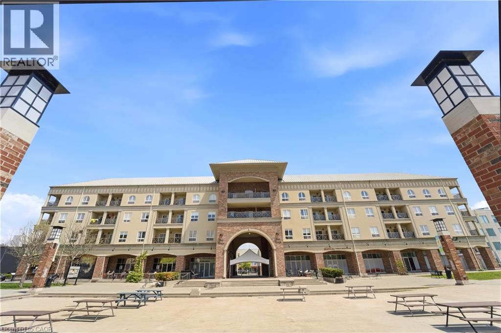 MLS® listing #30104591 for sale located at 150 COLBORNE Street Unit# 204