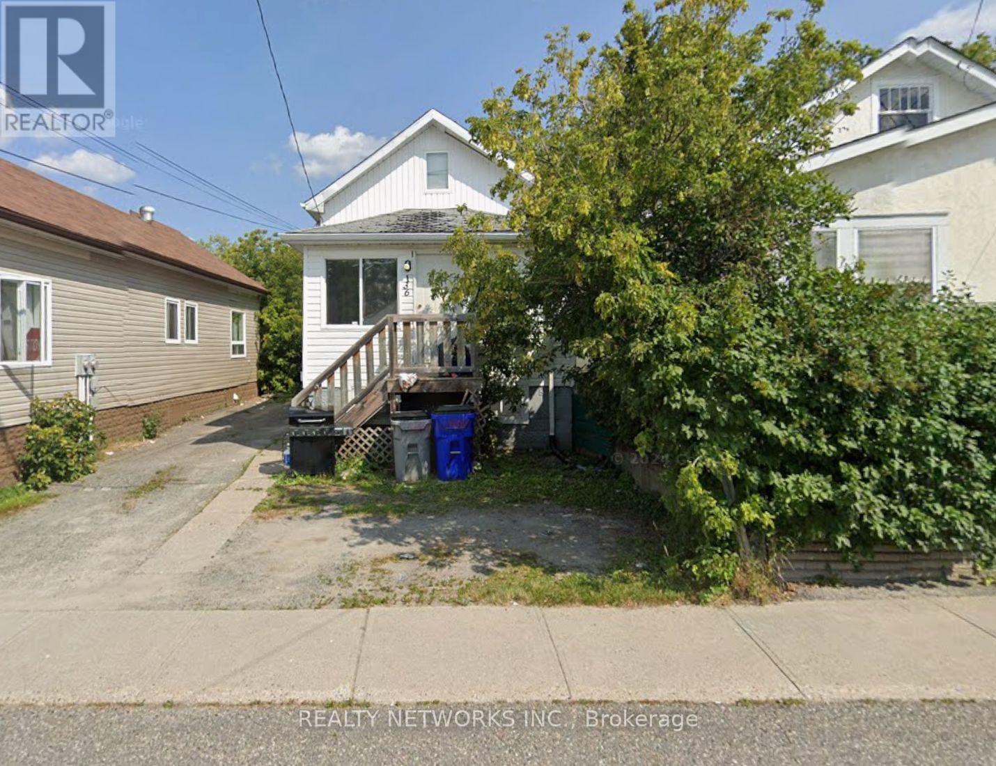 MLS® listing #30104628 for sale located at 136 CEDAR STREET N