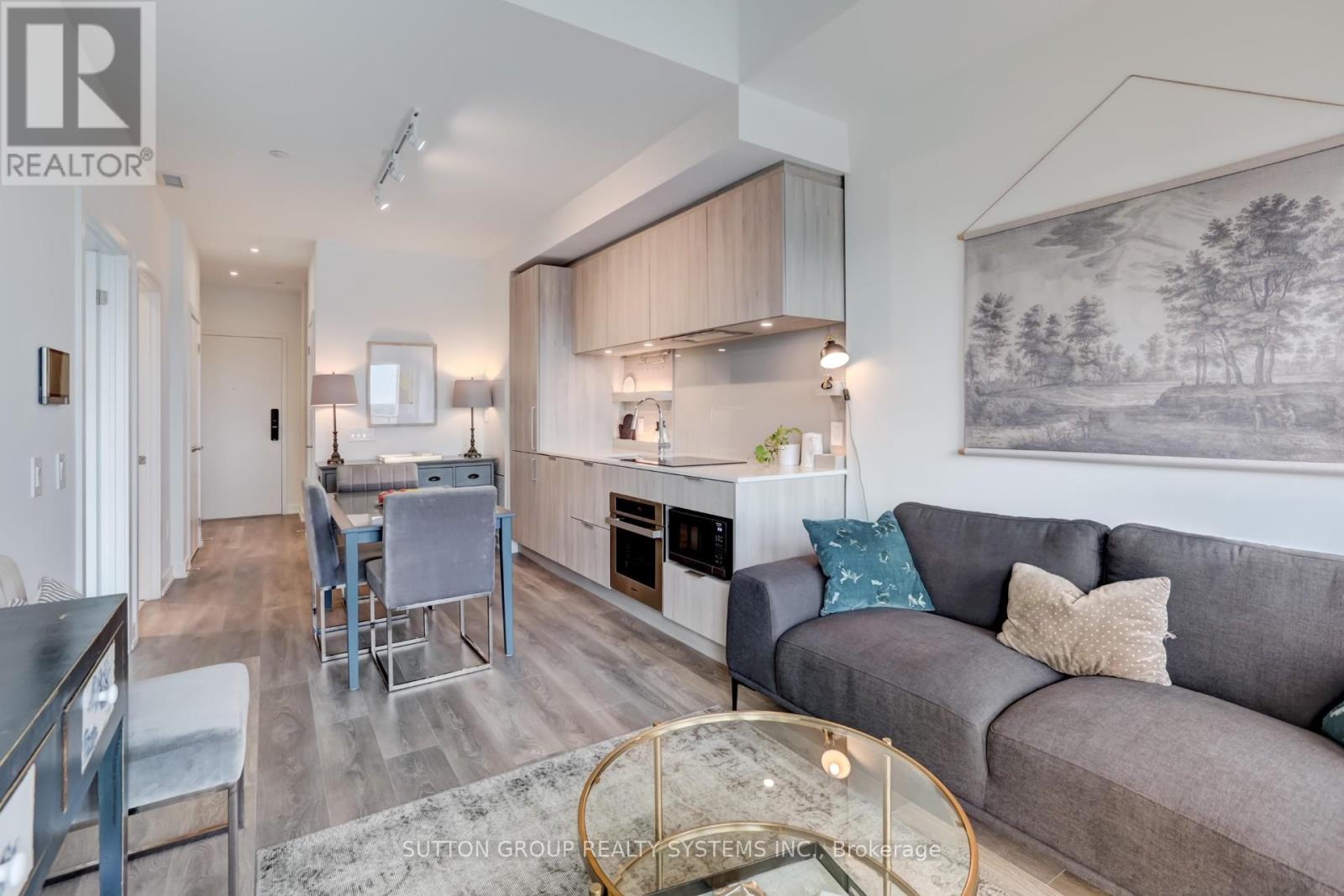 MLS® listing #30104801 for sale located at 807 - 28 ANN STREET