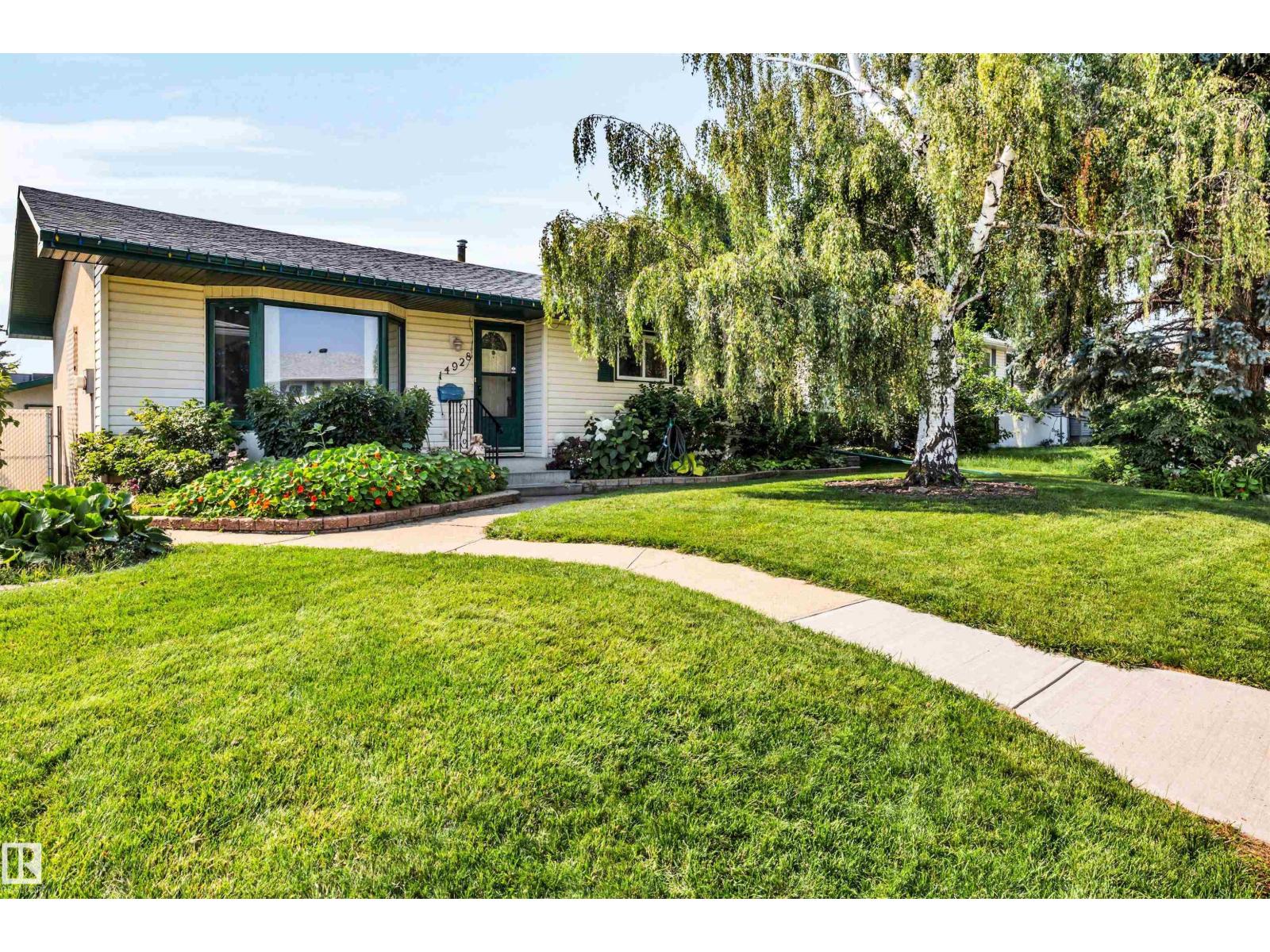 MLS® listing #30104818 for sale located at 14928 69 ST NW