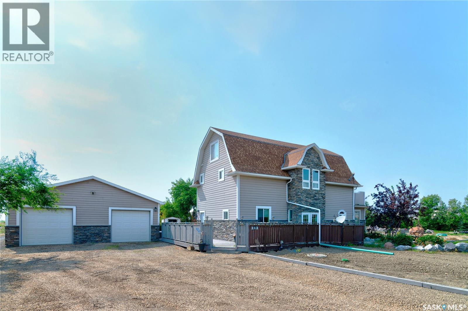 MLS® listing #30104899 for sale located at 212 Prospect STREET