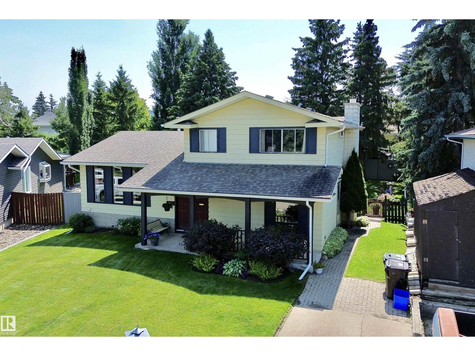 MLS® listing #30104902 for sale located at 83 GARLAND CR