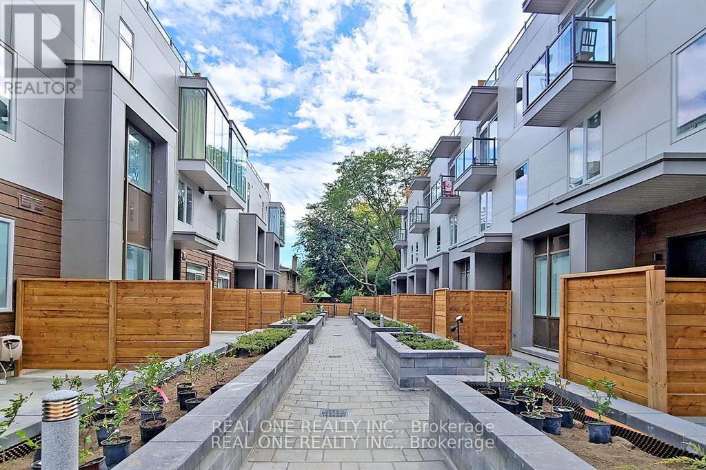 MLS® listing #30104919 for sale located at UNIT 5 - 25 DERVOCK CRESCENT