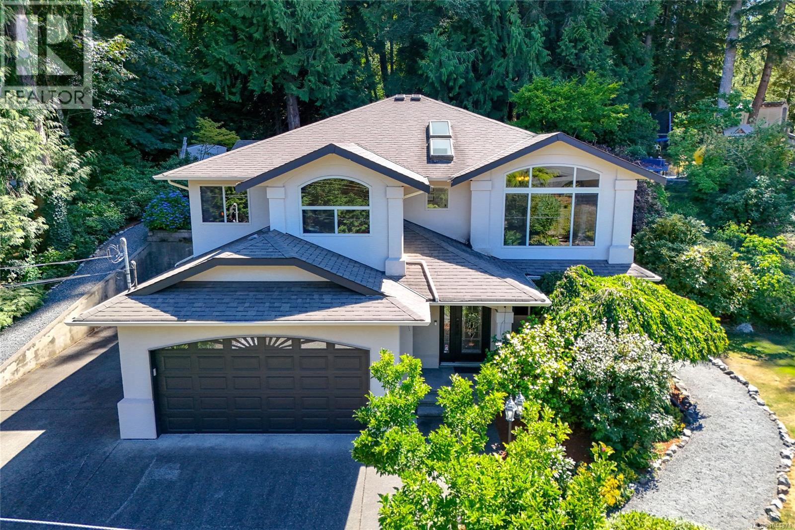 MLS® listing #30104957 for sale located at 804 Bucktail Rd