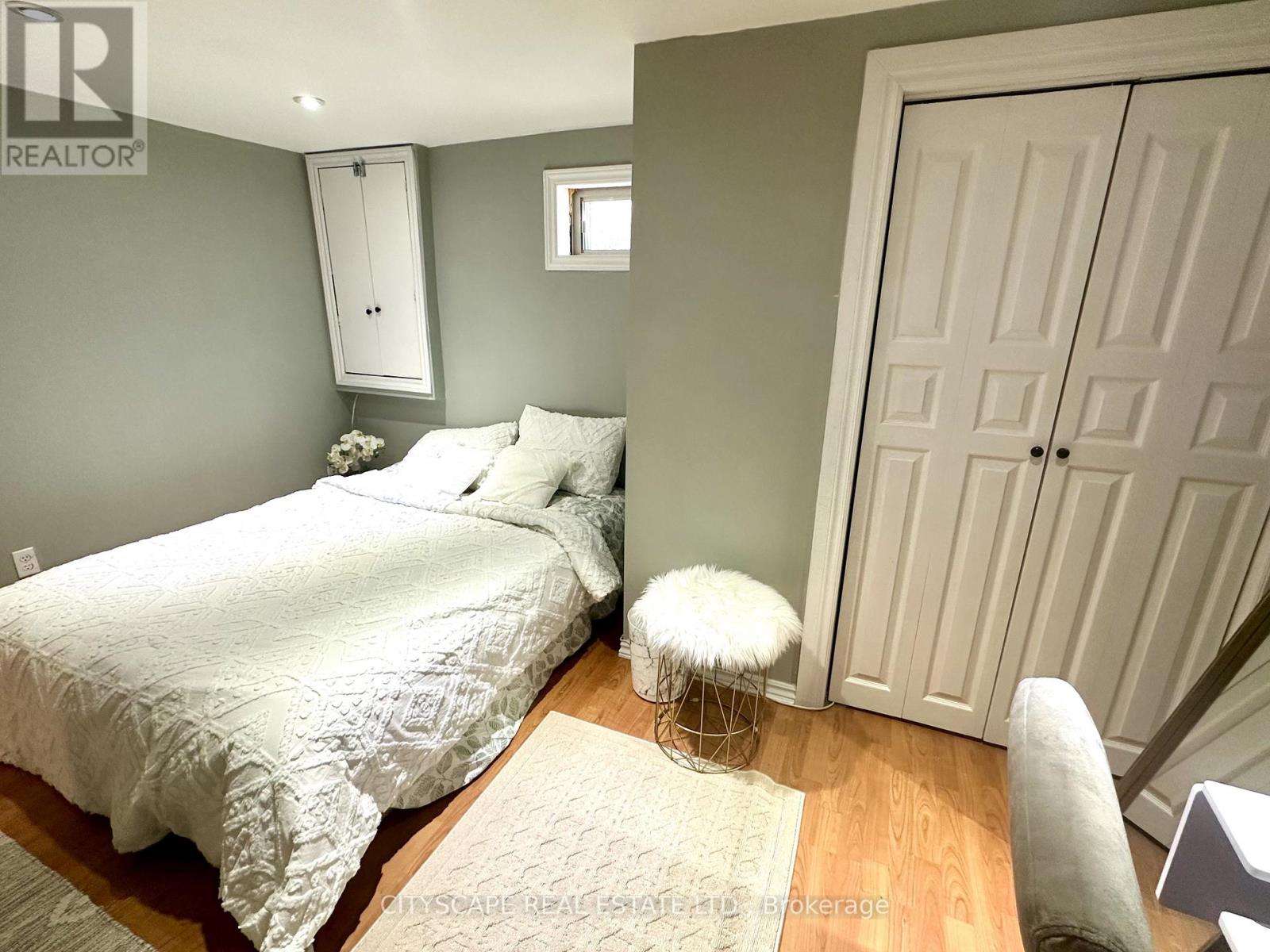 MLS® listing #30105700 for sale located at 116 REXWAY DRIVE E