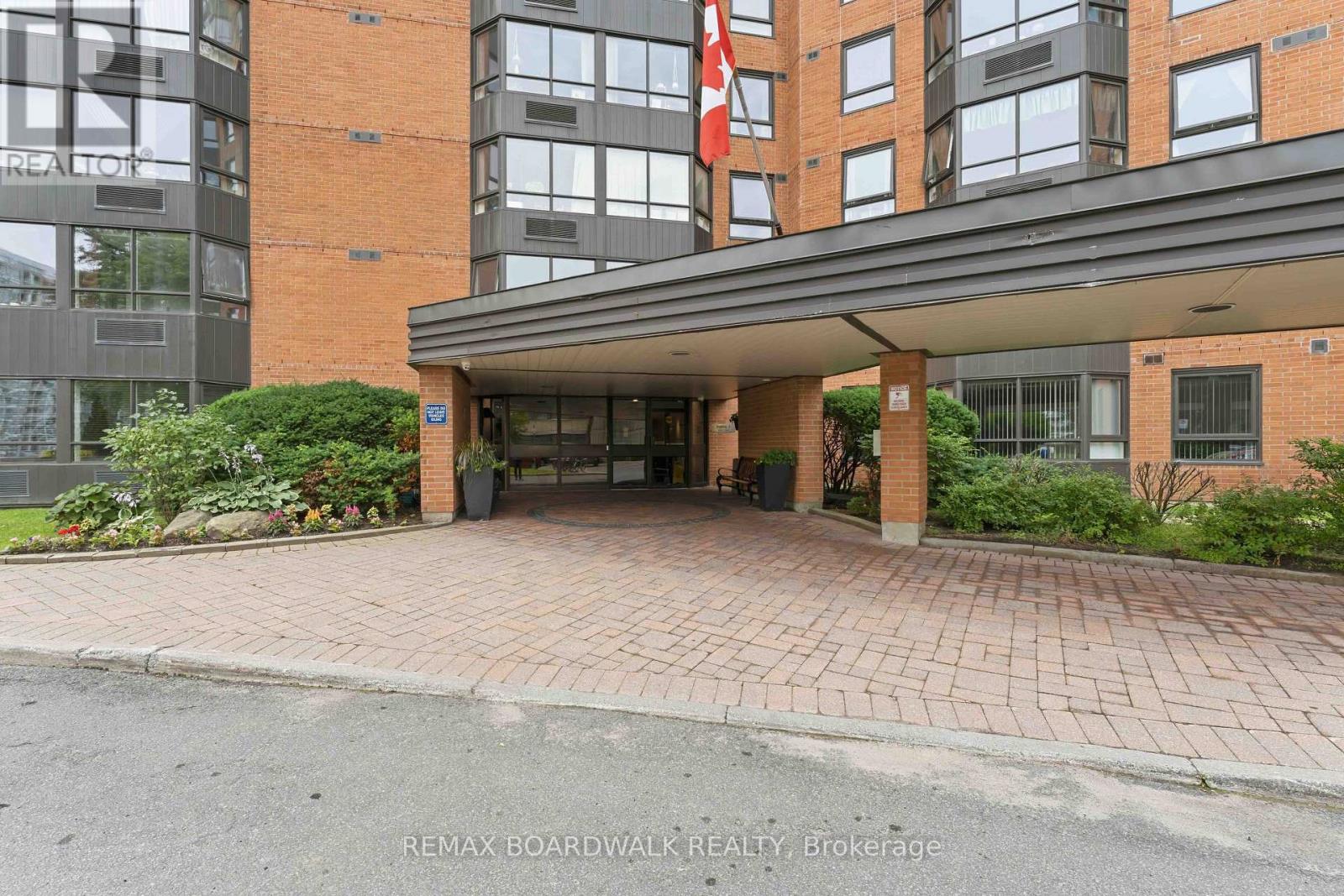 MLS® listing #30106181 for sale located at 1109 - 80 SANDCASTLE DRIVE