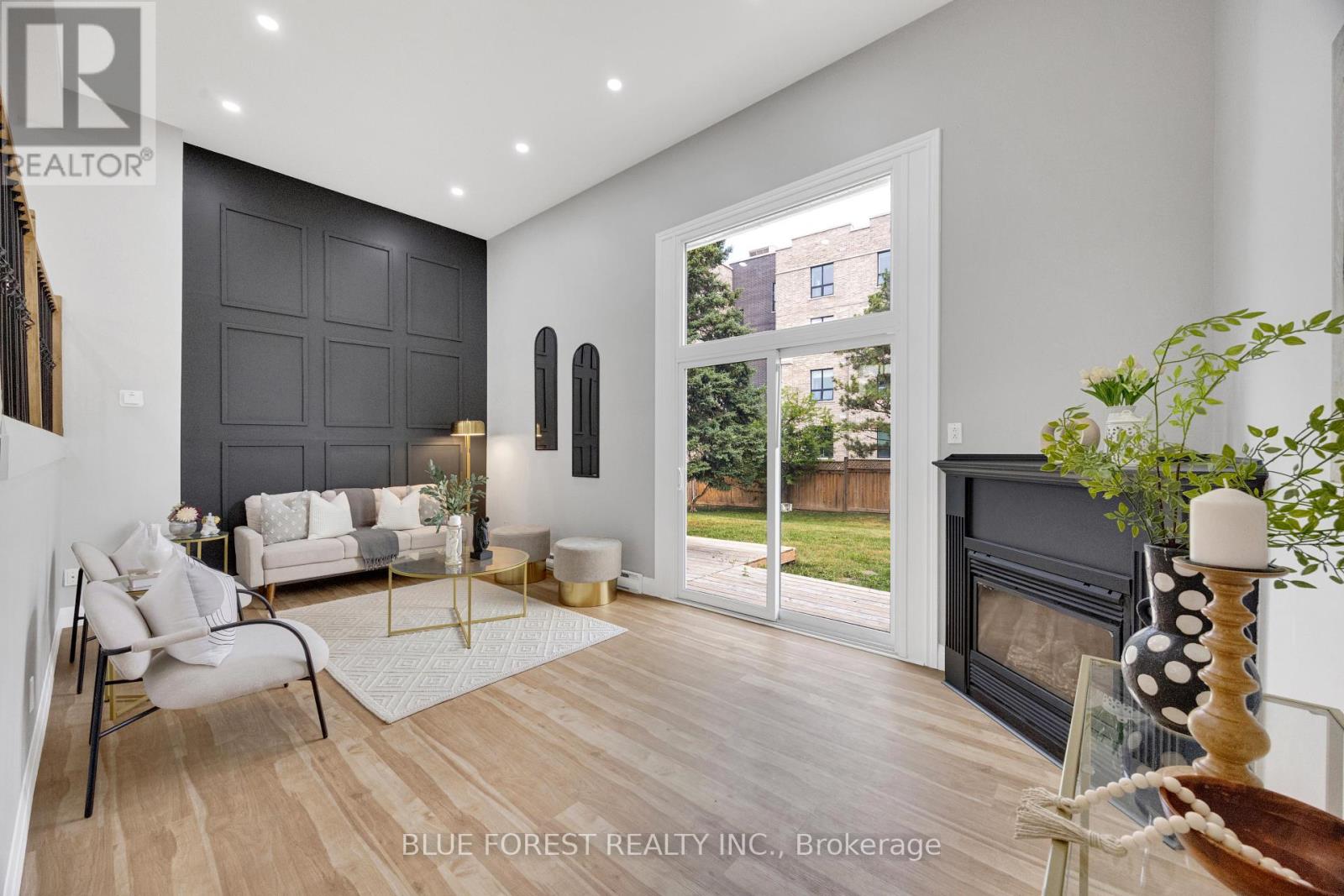 MLS® listing #30106593 for sale located at UNIT 6 - 40 FAIRFAX COURT E